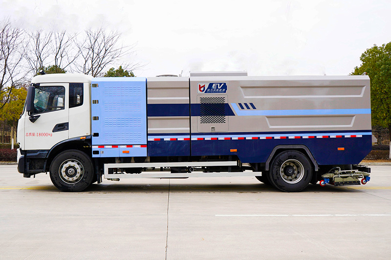 新能源东风天锦深度保洁车