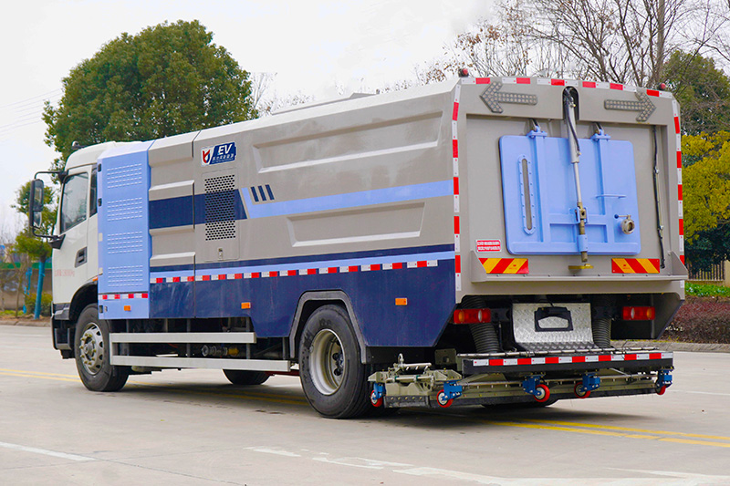 新能源东风天锦深度保洁车